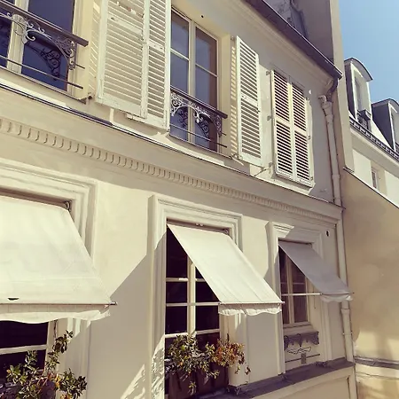 Triplex In Center Paris